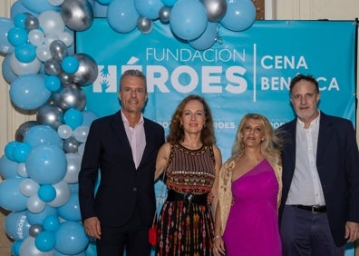 Imagen secundaria 1 - En la primera, Representantes de Asociación Amapyp, Francisco Cumpián, Genoveva y Mercedes González y el presidente de AD Malaga Accesible, Alfredo de Pablos. En la segunda, Manolo Salazar, Mª Paz Carrillo de Albornoz, Angie Palacios y Martín Cárdenas. En la última, Iván Vázquez, Laura García y Carmen Vázquez.