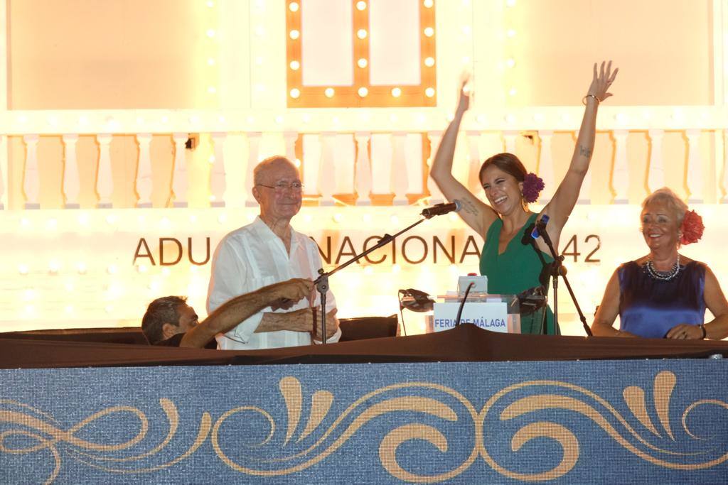 María Peláe dio el pregón inaugural en el real de la Feria 