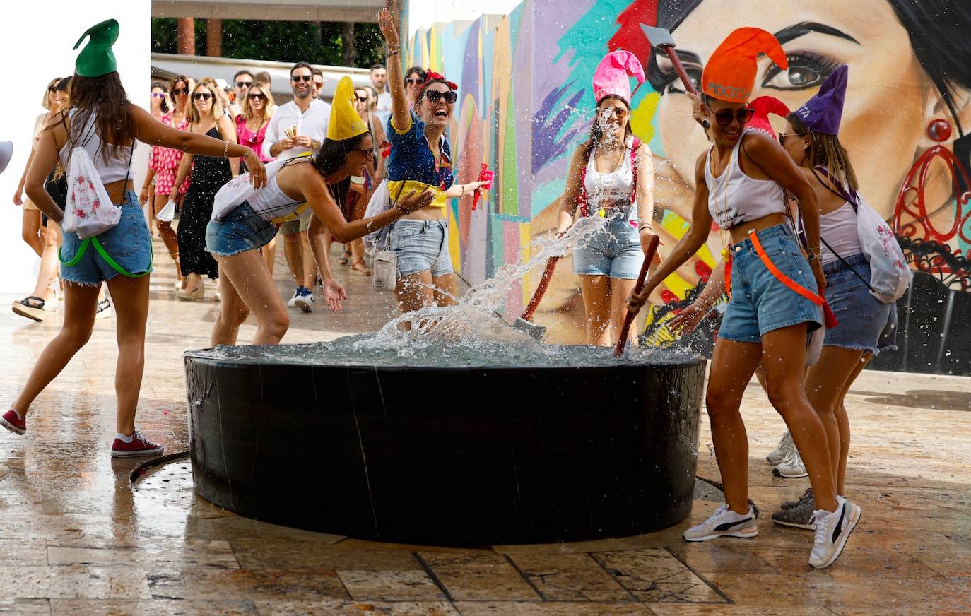 Domingo pletórico de fiesta en la feria del Centro de Málaga