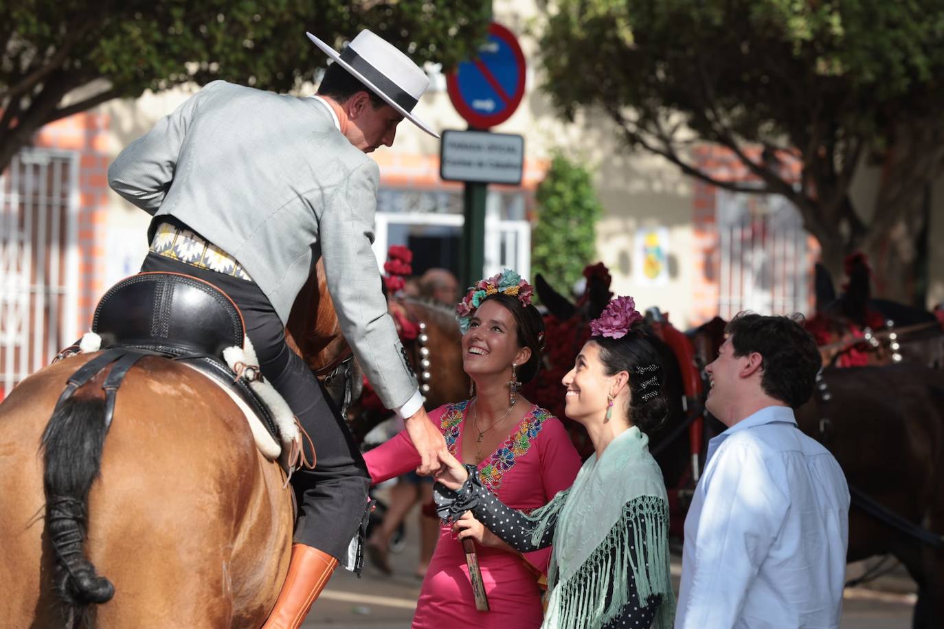 Mayores, familias y caballistas ambientaron el real de la Feria el domingo 