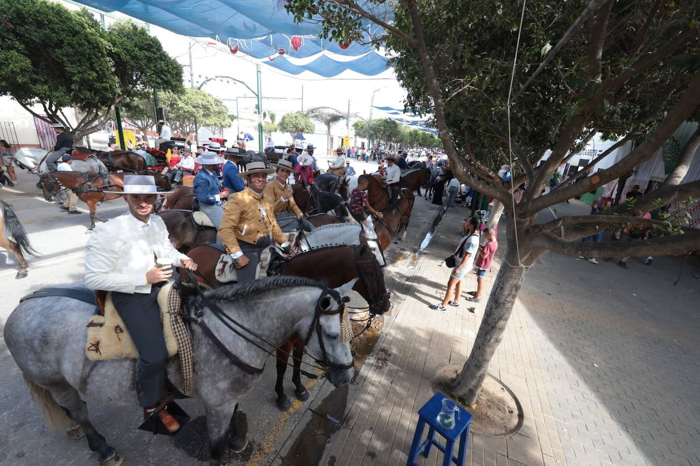 Mayores, familias y caballistas ambientaron el real de la Feria en la tarde del domingo 