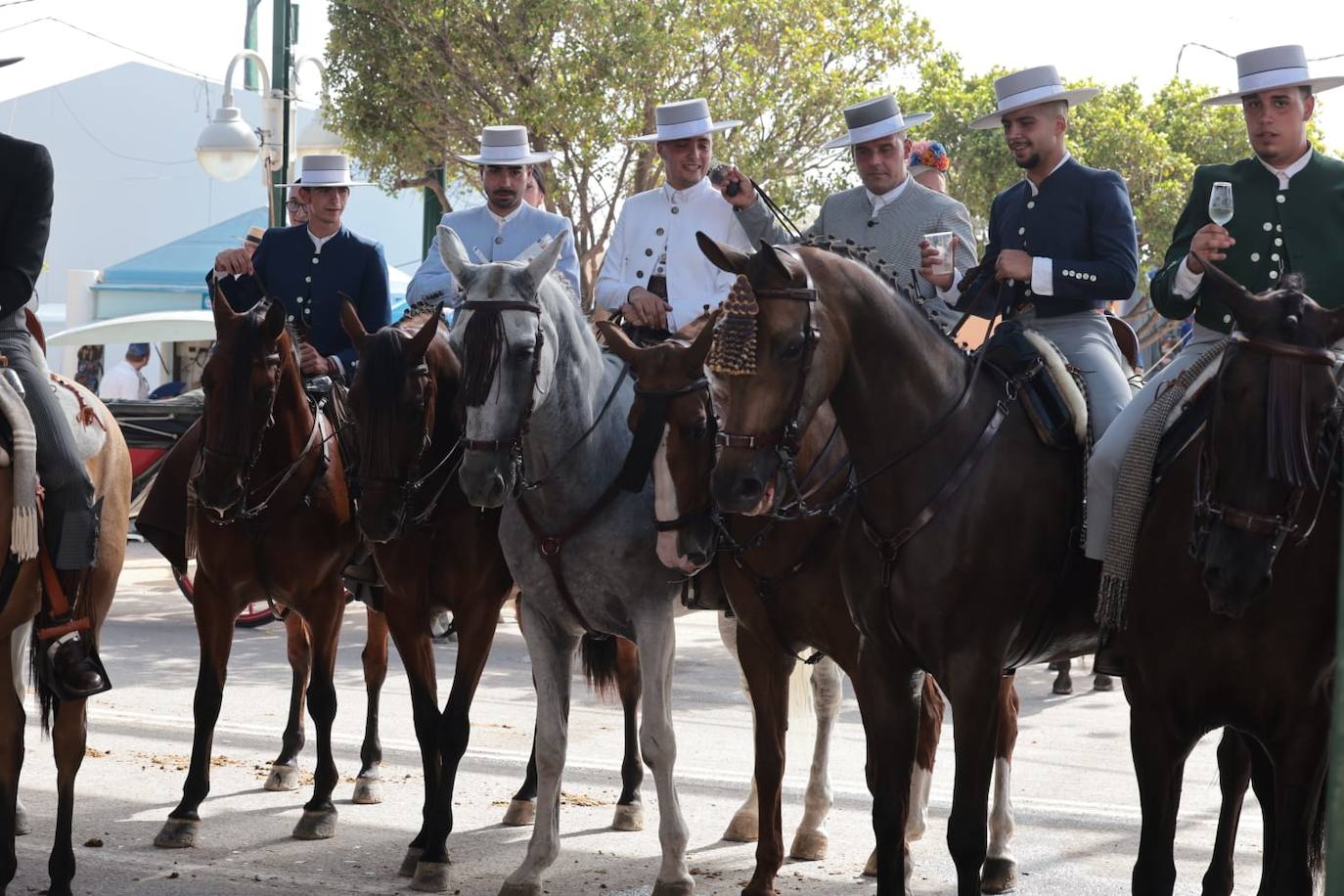 Mayores, familias y caballistas ambientaron el real de la Feria en la tarde del domingo 