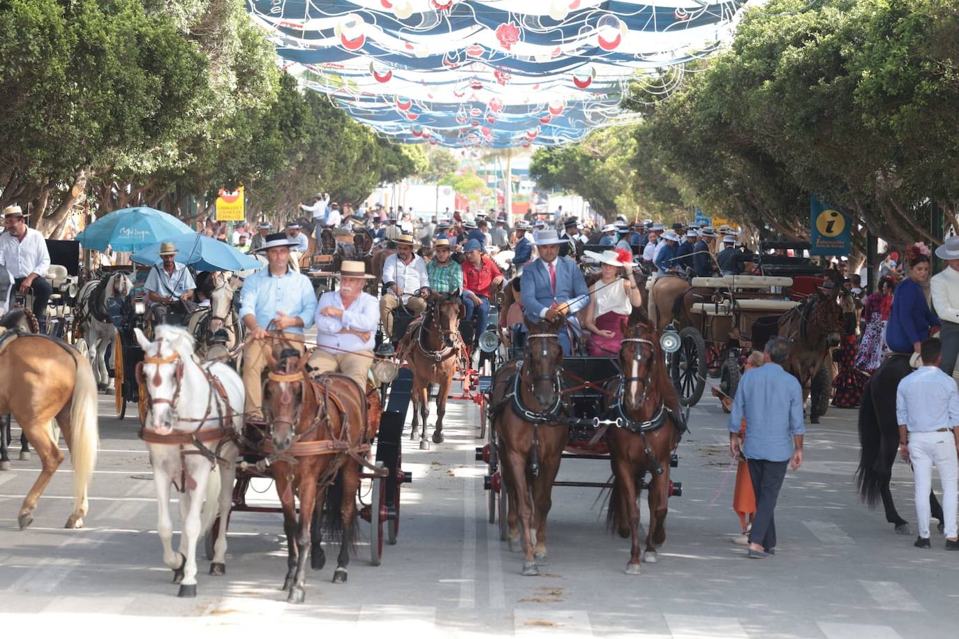 Ambiente en el real de la Feria, este domingo 