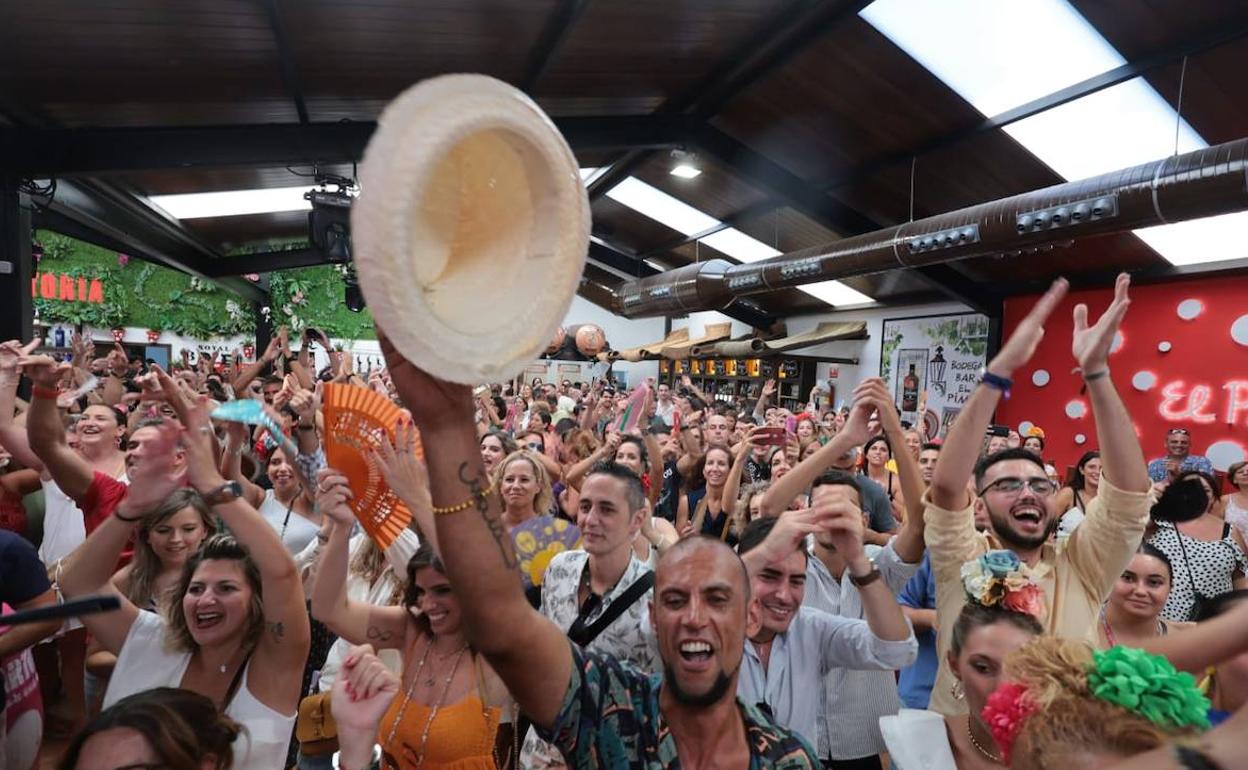 Ambiente este martes en la Feria de Málaga.