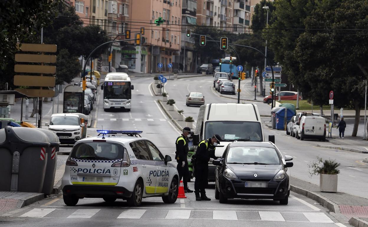 El sistema de reconocimiento de matrículas permite saber si el coche tiene la documentación en regla sin tener que parar al conductor. 