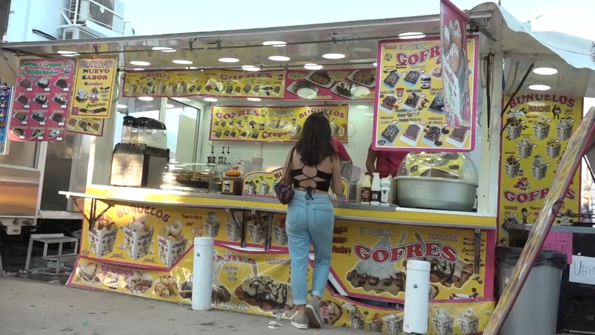 Los puestos de comida ambulantes otra alternativa a la cocina de las casetas de la feria