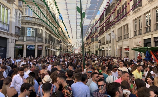 Calle Larios y Constitución. Entre los sitios más transitados del Centro. 