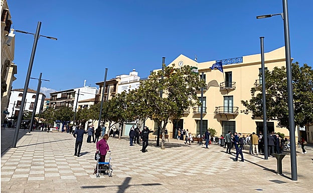 Fachada principal del Ayuntamiento de Vélez-Málaga en la plaza de Las Carmelitas. 
