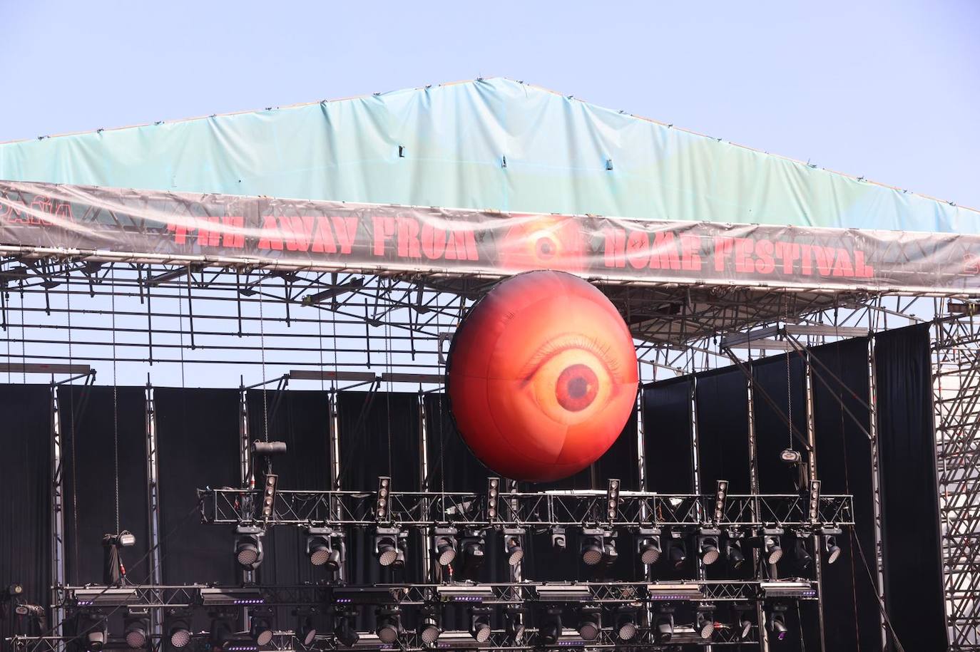 El exintegrante de 'One Direction', Louis Tomlinson, plato fuerte de una cita en la que estuvieron también The Vaccines, Hinds, Stone o Voodoos 