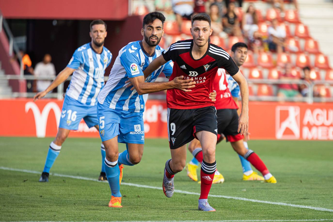 Fotos: El Mirandés-Málaga