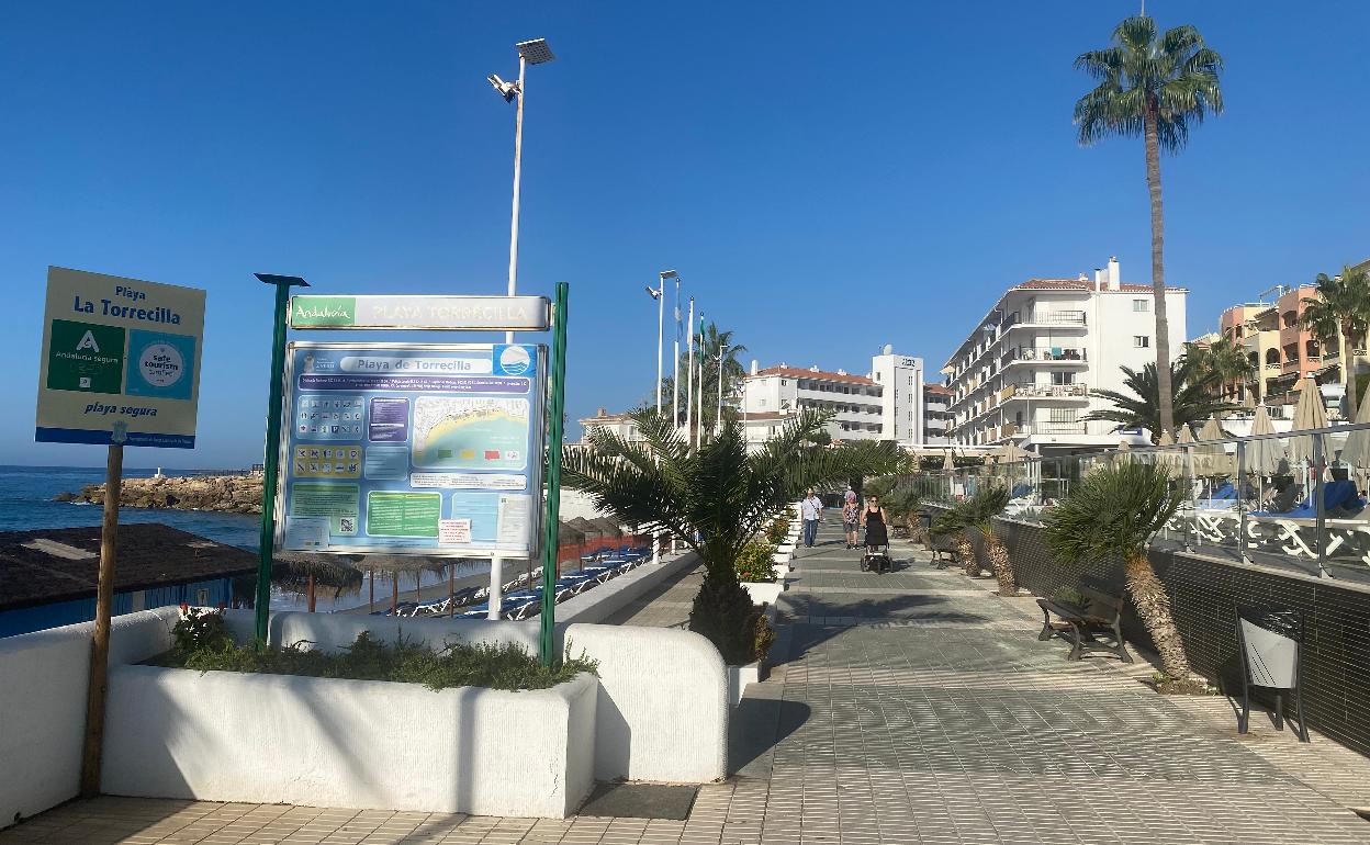 Imagen del paseo marítimo de La Torrecilla de Nerja. 