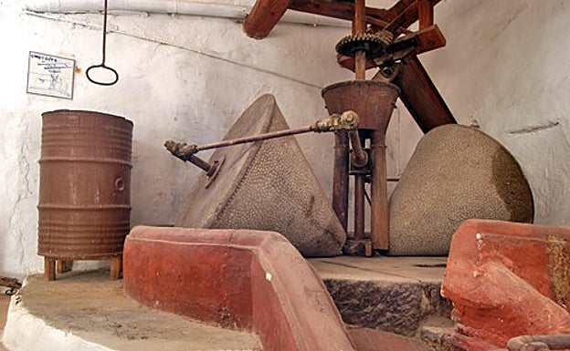 Imagen principal - Molino de aceite, ubicado en el mismo edificio.