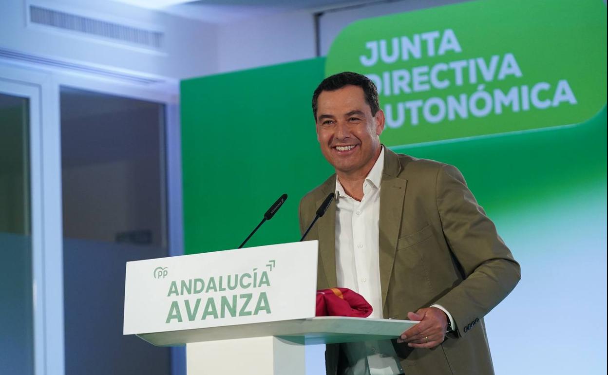 El presidente de la Junta y del PP andaluz, Juanma Moreno, ayer en Sevilla en la junta directiva autonómica de su partido. SUR 