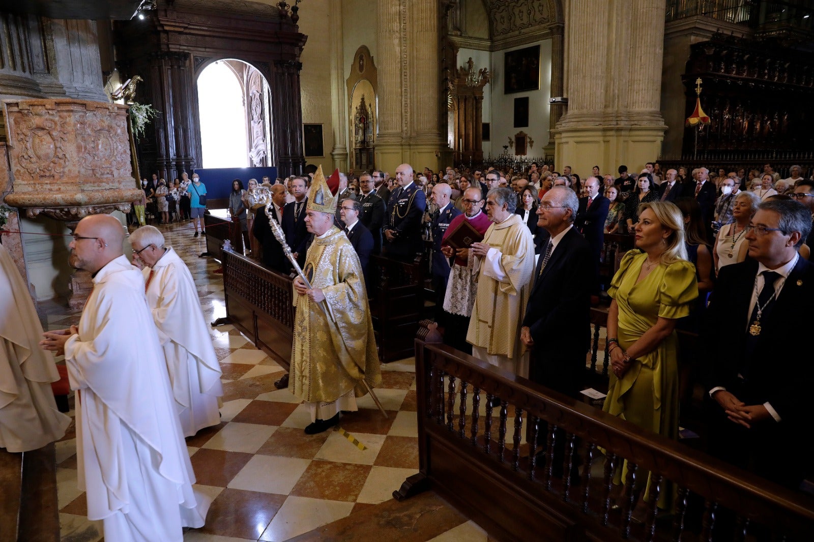 Fotos: Festividad de Santa María de la Victoria: ofrenda floral y misa a la Patrona de Málaga