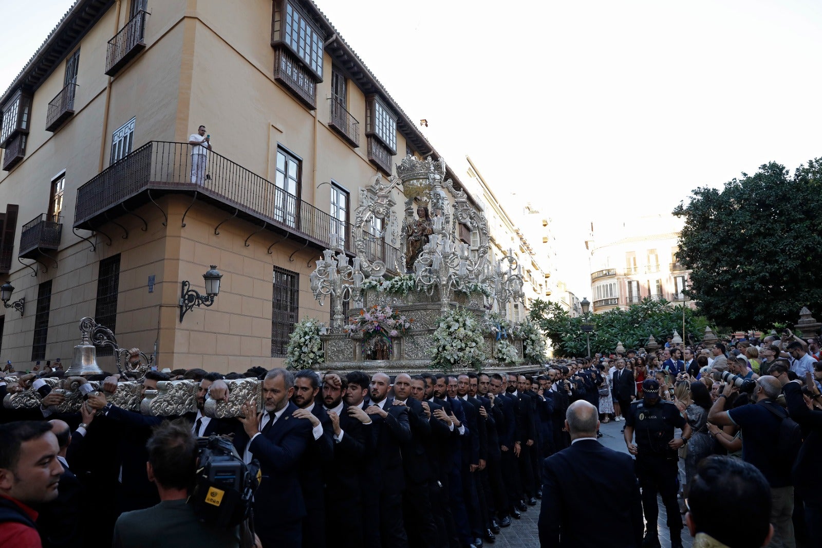 Fotos: Festividad de Santa María de la Victoria: ofrenda floral y misa a la Patrona de Málaga