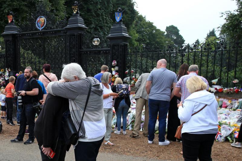 Fotos: Los restos mortales de Isabel II se trasladan de Balmoral a Edimburgo