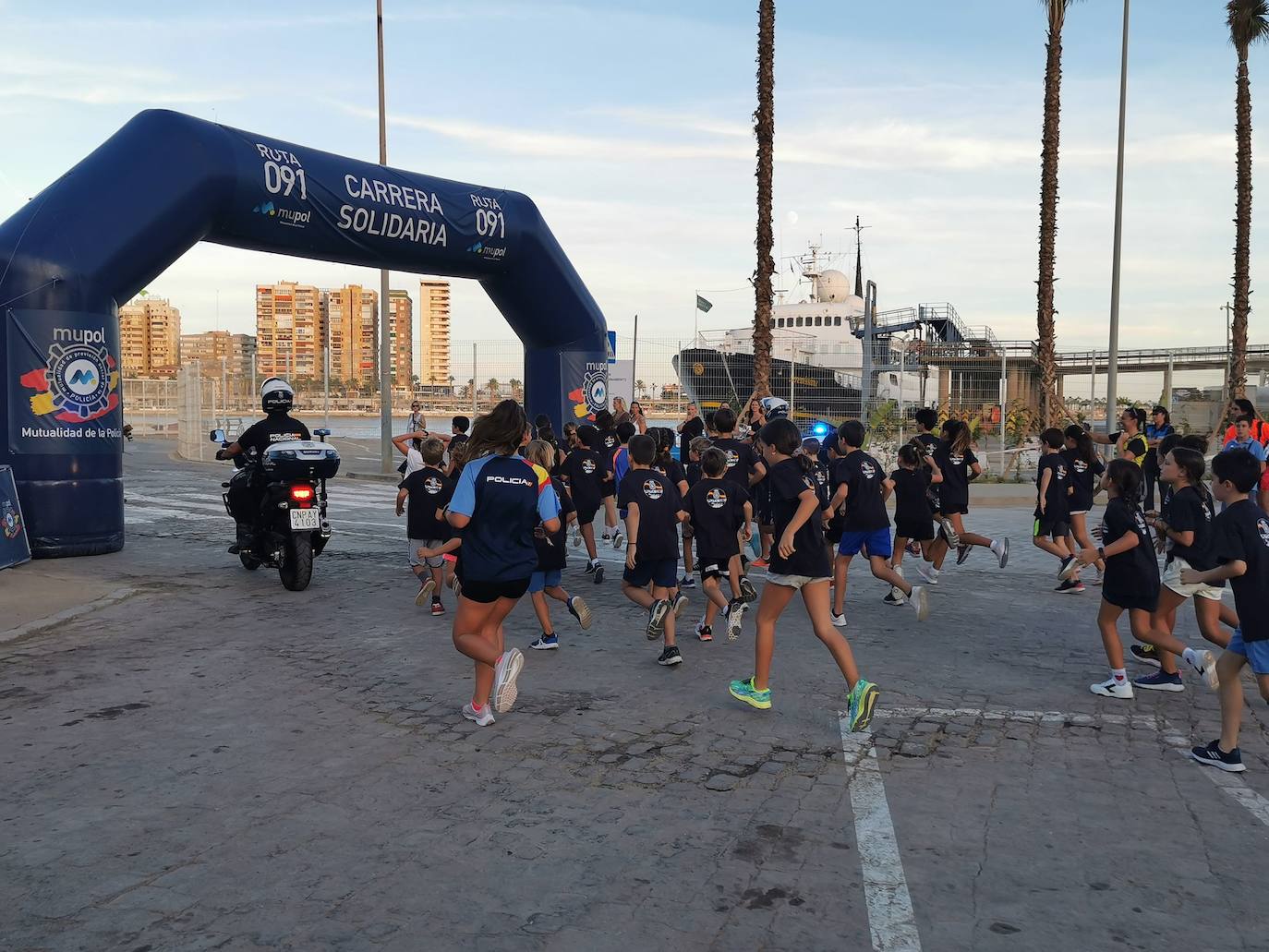 Fotos: Cuarta edición de la carrera solidaria &#039;Ruta 091&#039; impulsada por la Policía Nacional en Málaga