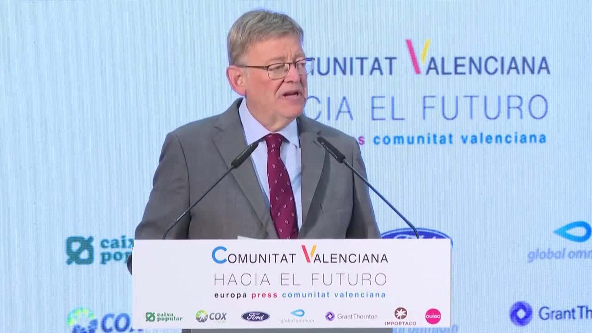 Empresarios y miembros del Consell debaten sobre sostenibilidad e innovación como claves de futuro