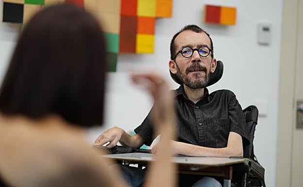 Pablo Echenique durante la entrevista.