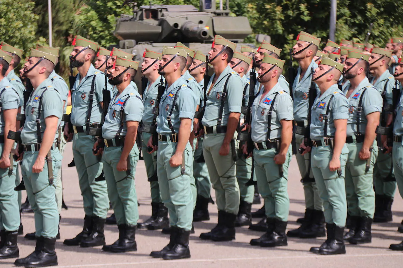 Desfile de la Legión en Ronda por su 102 aniversario. 