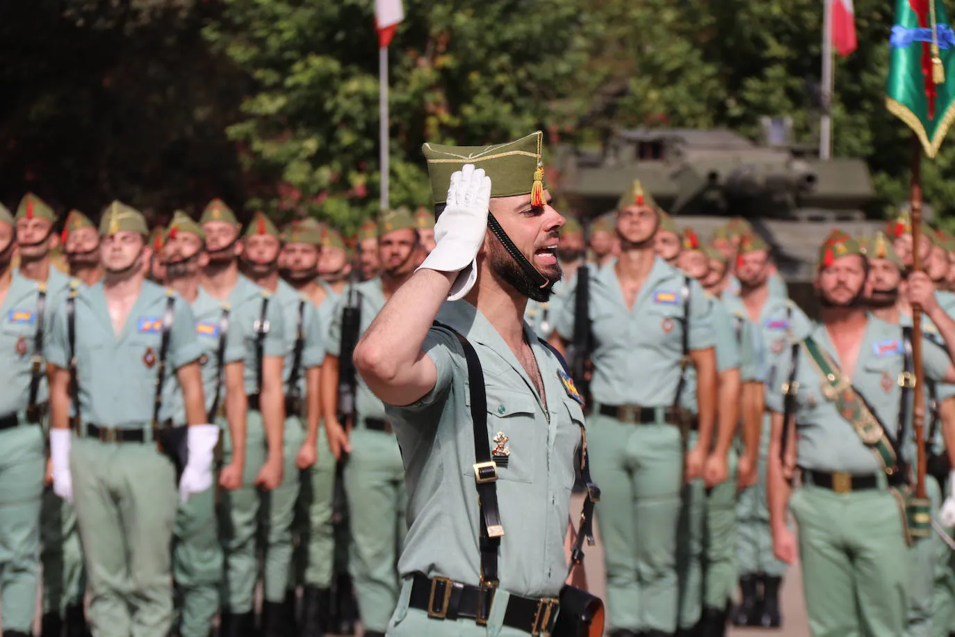 Desfile de la Legión en Ronda por su 102 aniversario. 