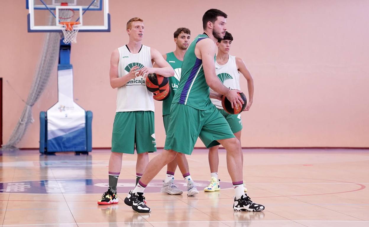 Alberto Díaz, durante un entrenamiento este pretemporada antes de unirse a la selección. 