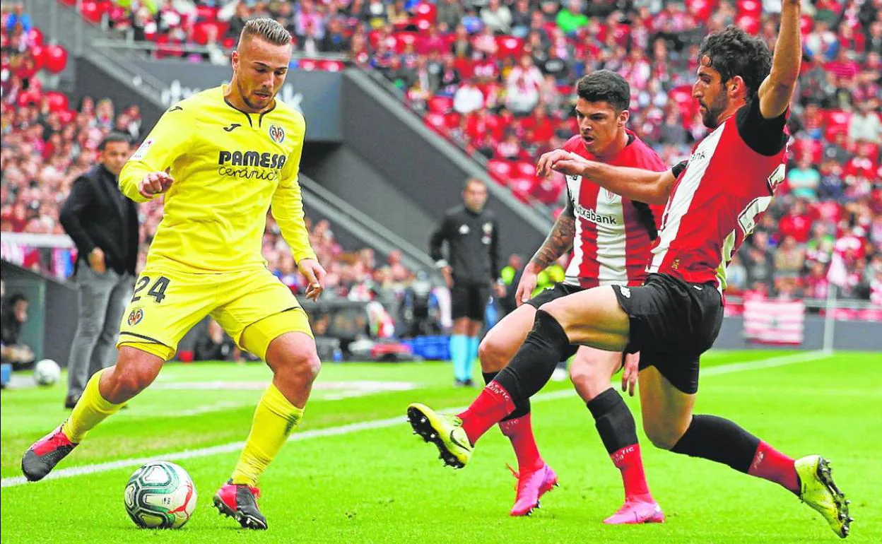 El marbellí Ontiveros, en un partido ante el Athletic en San Mamés. 