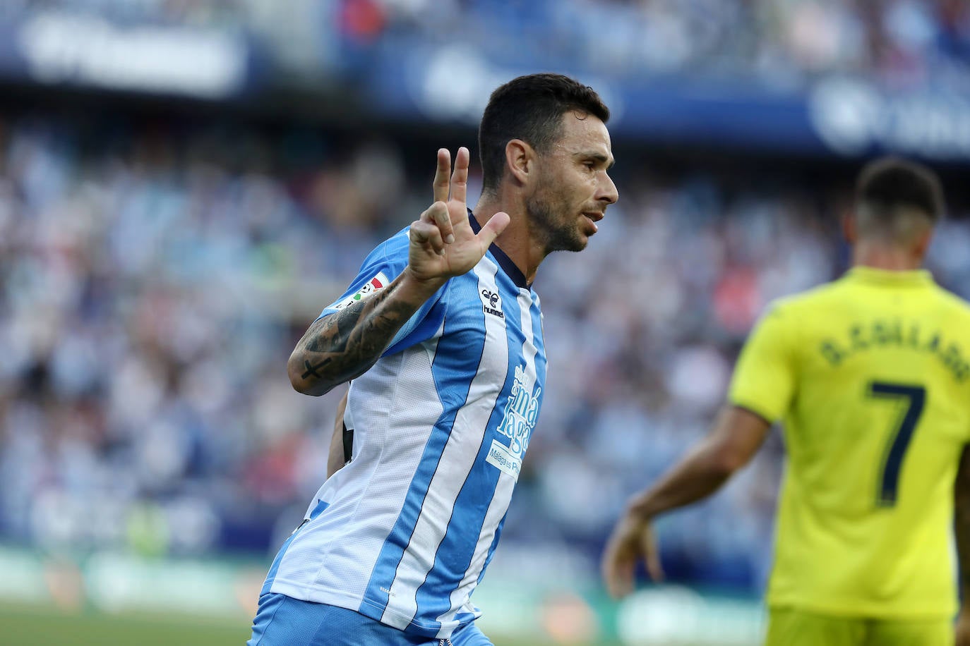 Buen ambiente en La Rosaleda en el estreno de Pepe Mel en el banquillo 