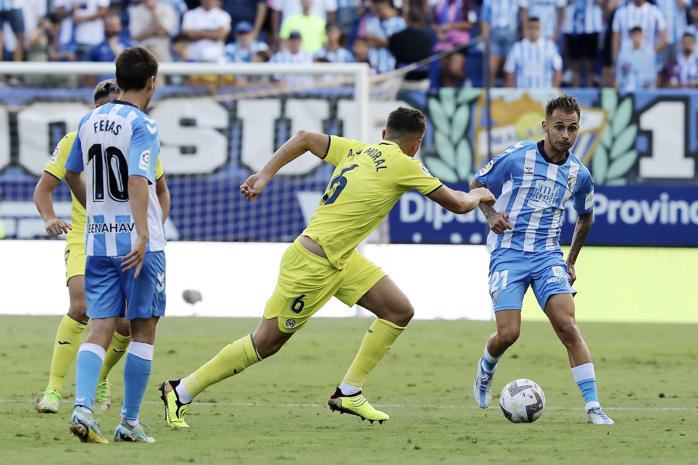 Buen ambiente en La Rosaleda en el estreno de Pepe Mel en el banquillo 