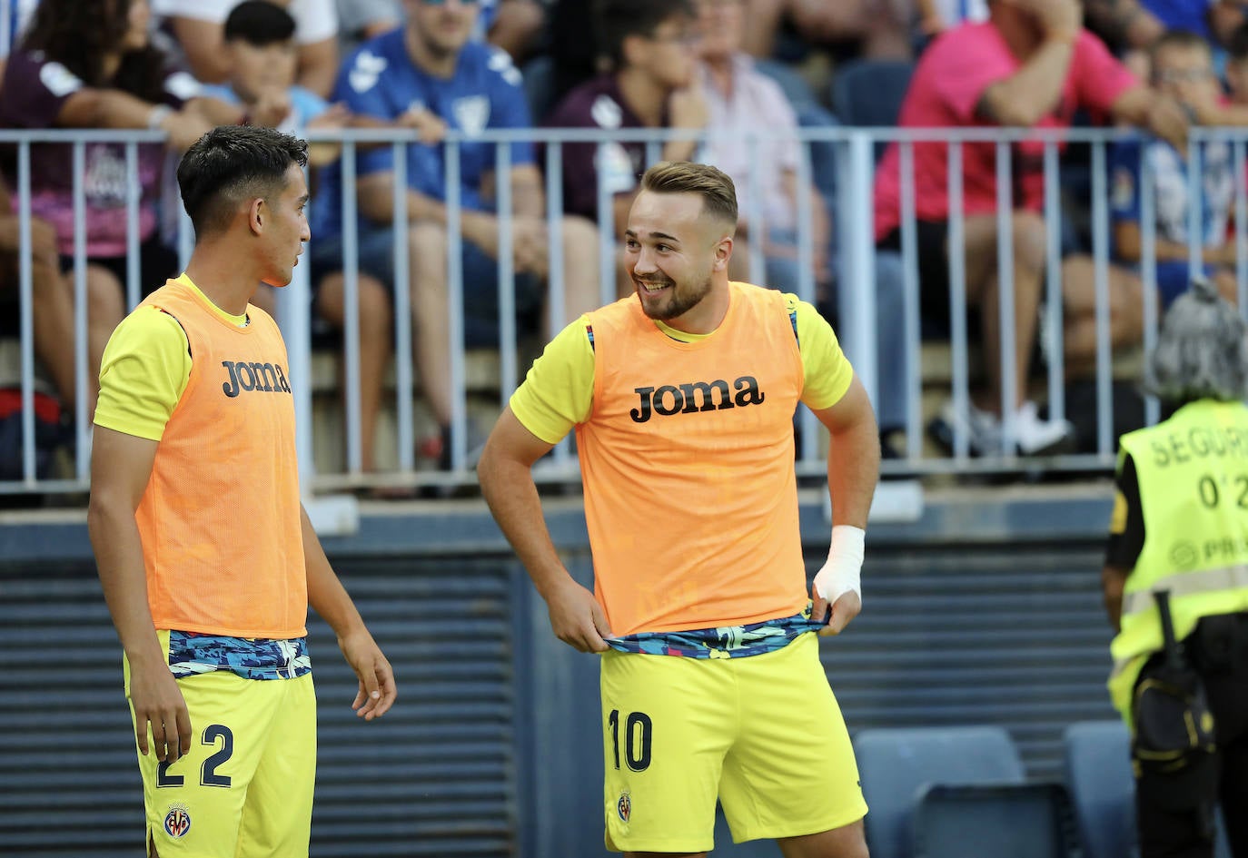 Buen ambiente en La Rosaleda en el estreno de Pepe Mel en el banquillo 