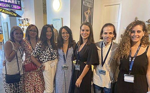 Imagen principal - 1. Fátima Jiménez, Juana Moral, Cristina de Oces García, Genoveva López, María Gamiz, Luis Zumaquero y María del Carmen del Águila. 2. Pascual Tárraga, Benito Tárraga, Olga Aranda, Javier Morales y Lourdes Sánchez. 3. David Sanz, Andrés Puentes y Pepe G. de la Rosa. 