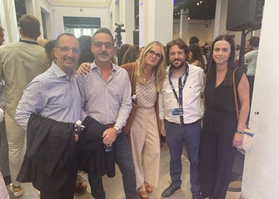 Imagen secundaria 1 - 1. Fátima Jiménez, Juana Moral, Cristina de Oces García, Genoveva López, María Gamiz, Luis Zumaquero y María del Carmen del Águila. 2. Pascual Tárraga, Benito Tárraga, Olga Aranda, Javier Morales y Lourdes Sánchez. 3. David Sanz, Andrés Puentes y Pepe G. de la Rosa. 