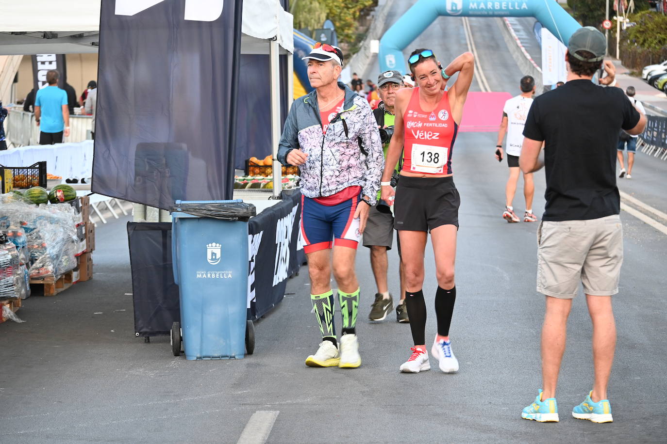El excampeón europeo de 1.500 Reyes Estévez llegó a un segundo del ganador, tras un duelo apasionante, mientras que la ganadora femenina se impuso a su madre. 
