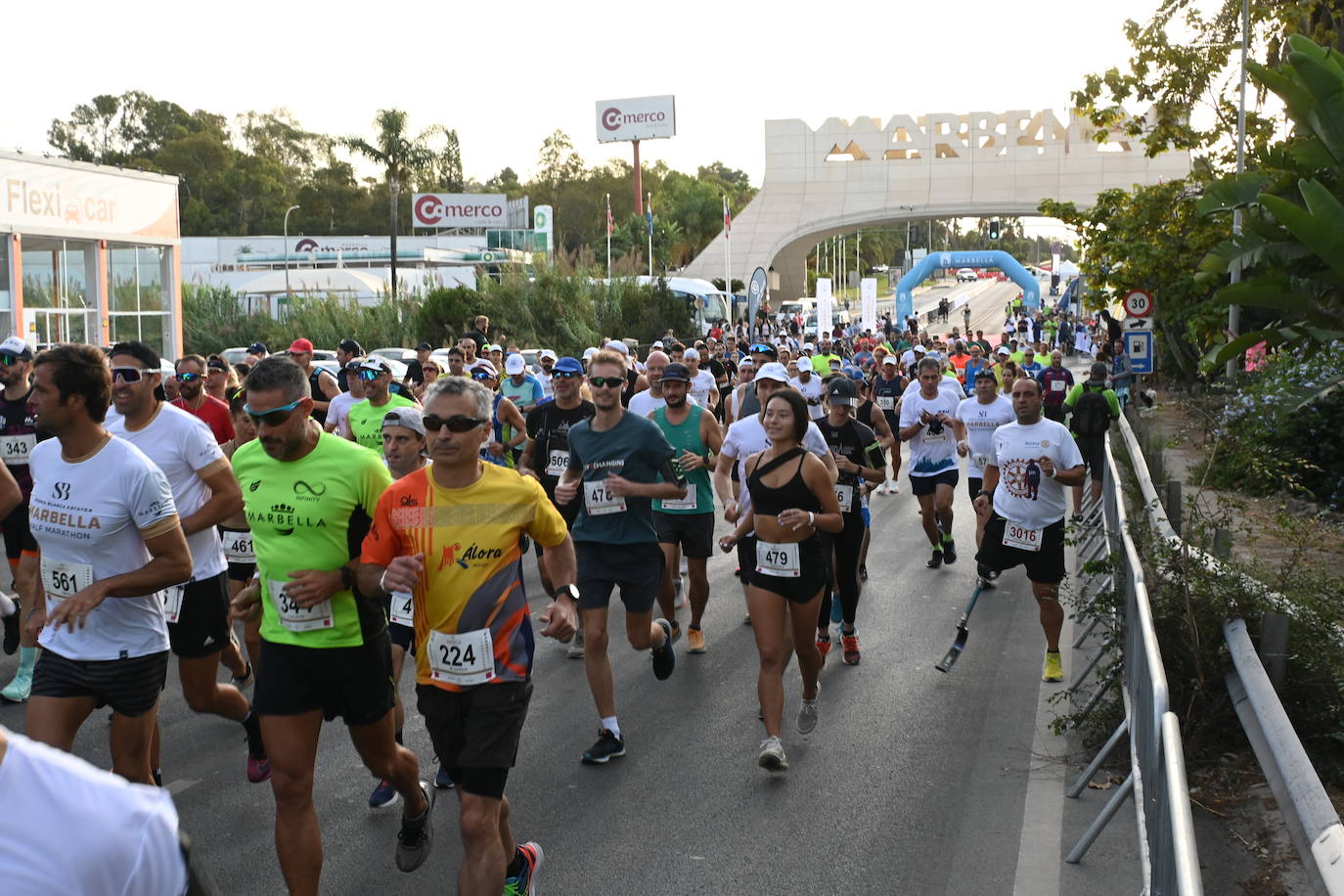 El excampeón europeo de 1.500 Reyes Estévez llegó a un segundo del ganador, tras un duelo apasionante, mientras que la ganadora femenina se impuso a su madre. 