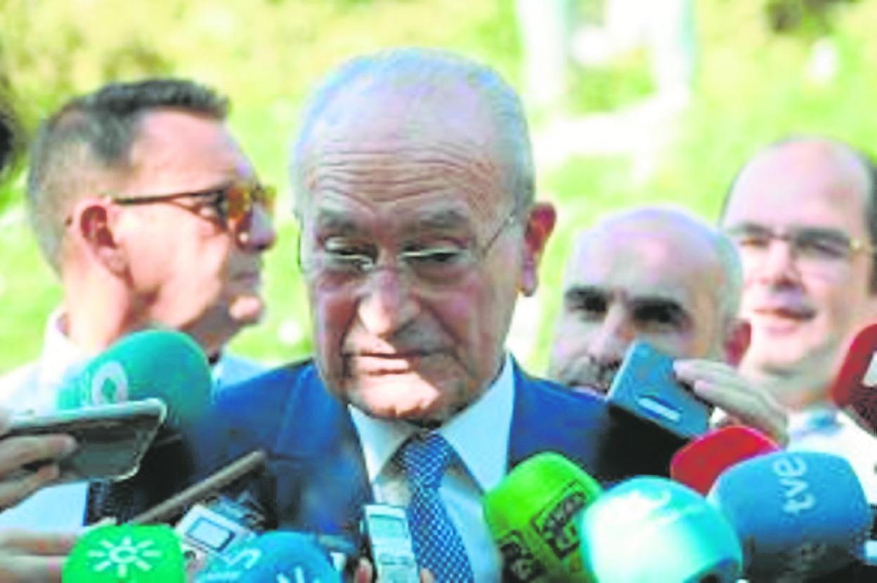 De la Torre, el martes, dando a conocer que se volverá a presentar en las municipales. salvador salas