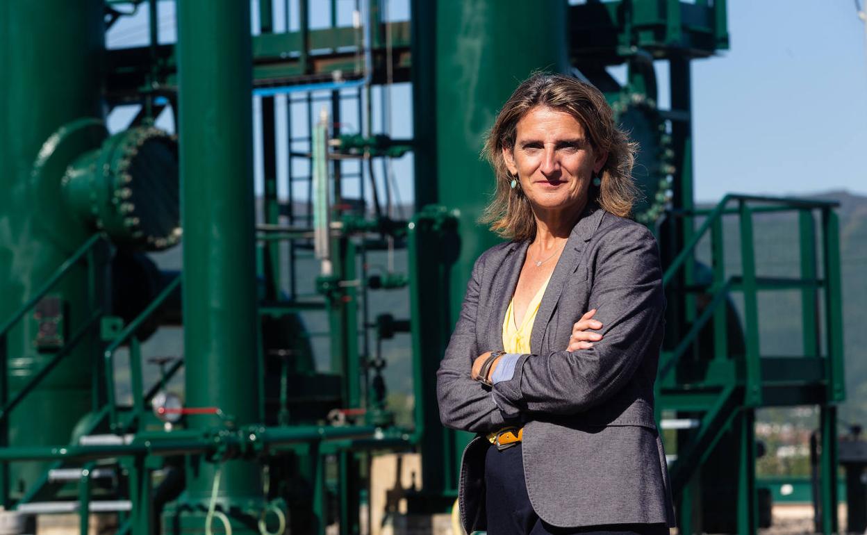 La ministra Teresa Ribera durante su visita al gasoducto Euskadour de Irun, el pasado jueves. 