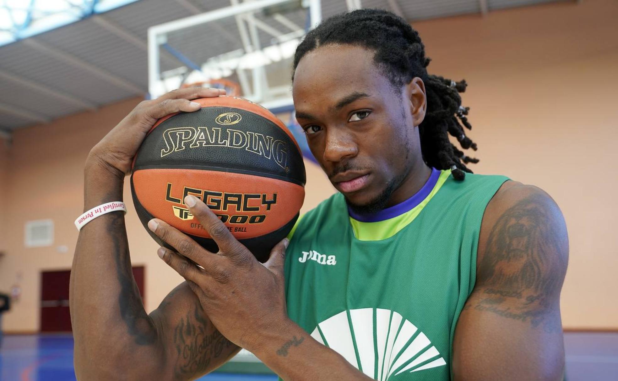 Kendrick Perry posa para SUR durante la jornada de atención a la prensa que realizó ayer el Unicaja.