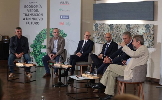 Primera mesa de debate, moderada por Francisco Jiménez, con Pedro Soldado, Gonzalo Jiménez, José Antonio Víquez, Fernando Lozano y Enrique Salvo. 
