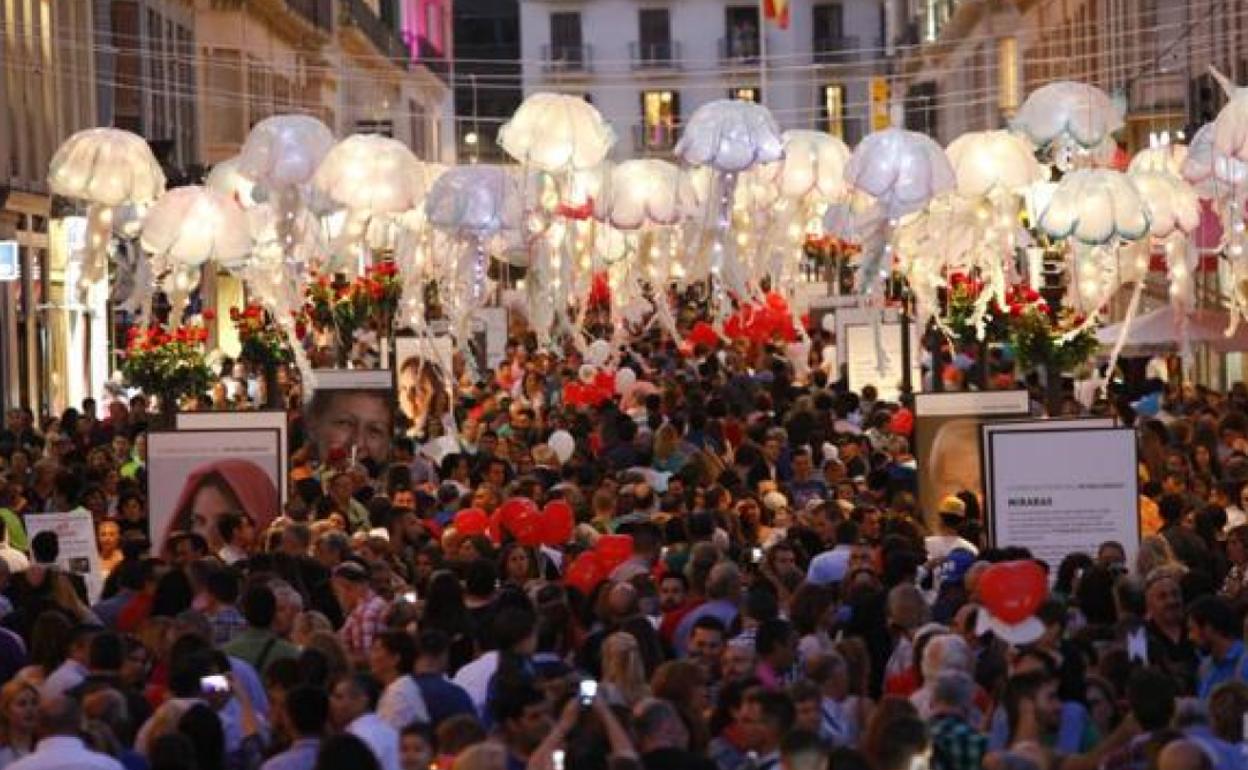 Imagen de calle Larios durante la celebración de una edición anterior de la Noche en Blanco. 