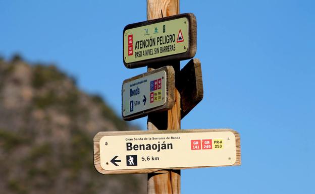 Señalización camino a Benaoján.