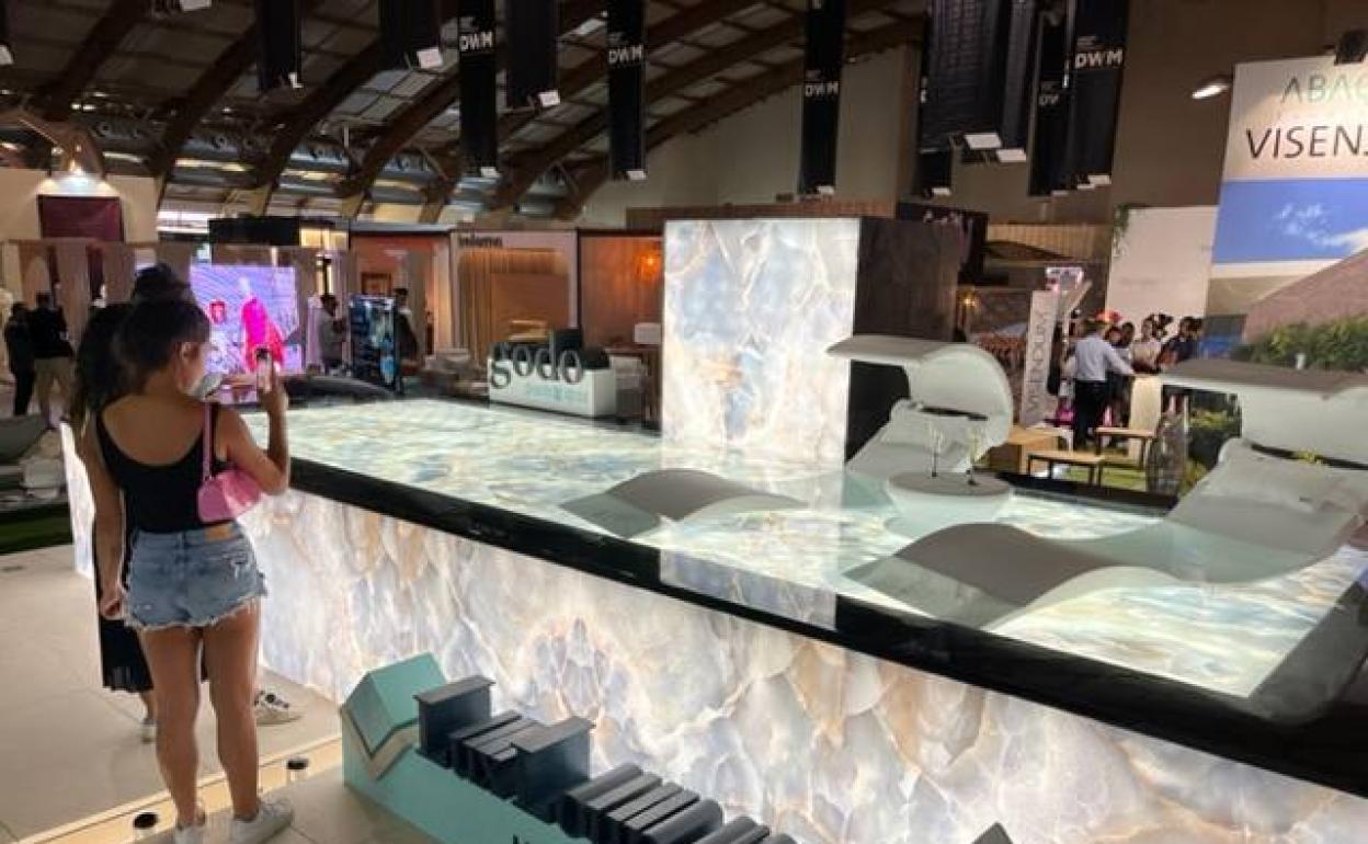 La vuelta a los materiales naturales como la madera o la piedra es una de las principales tendencias. 