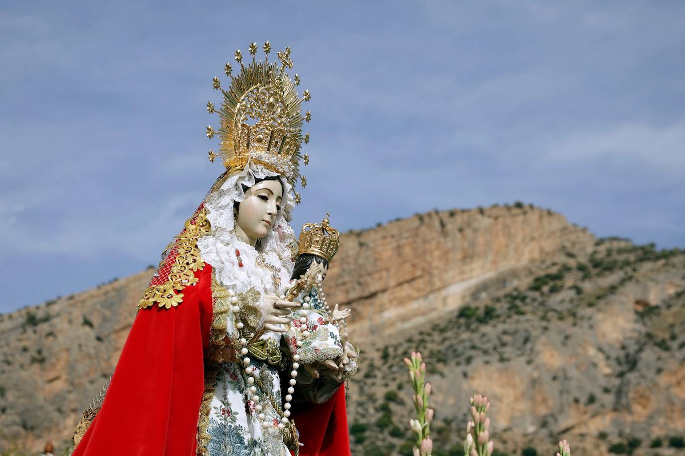 Peñarrubaia inaugura su local-ermita, que guarda la memoria del pueblo inundado. 