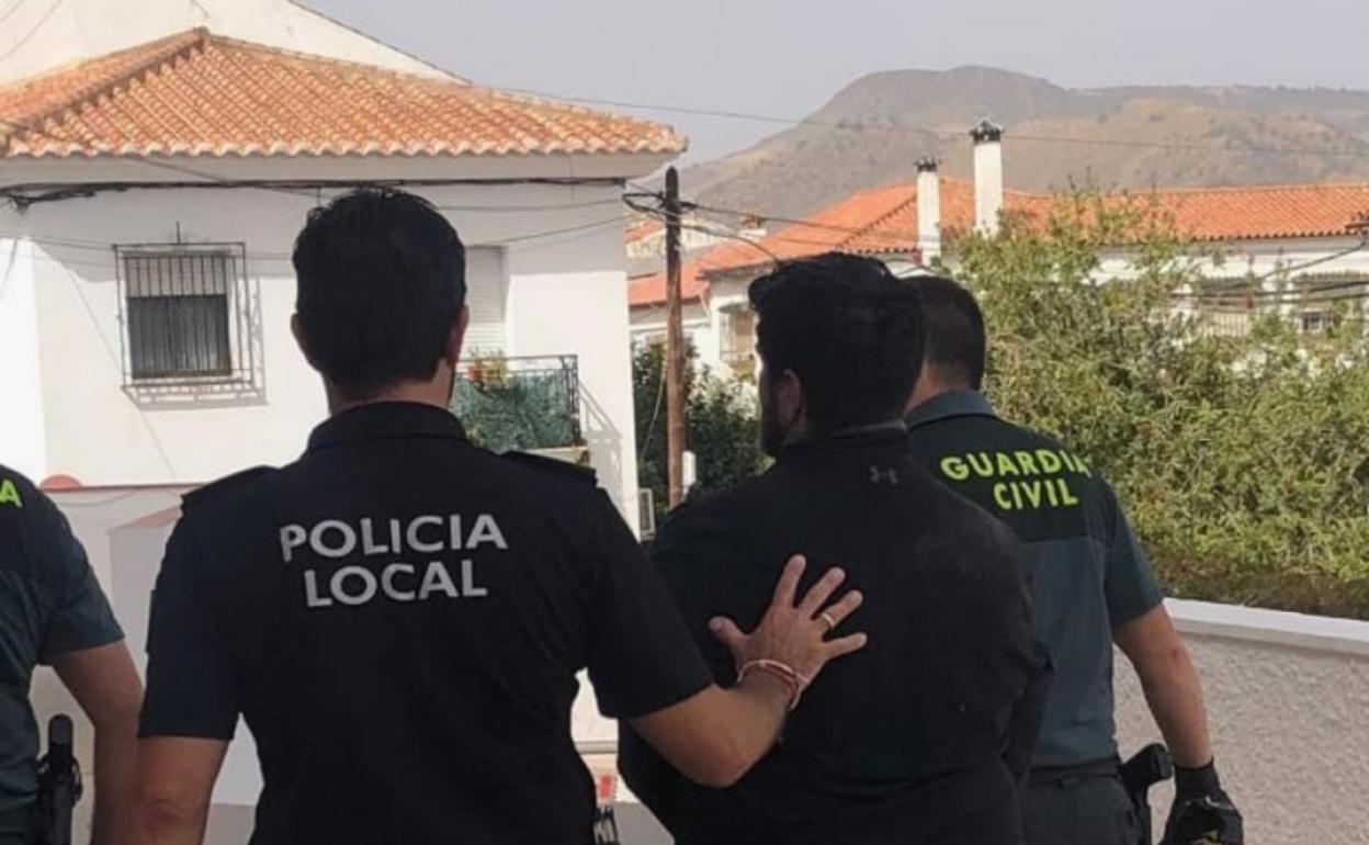 Detenido en Casabermeja por robar en una vivienda tras ser cazado 'in ...