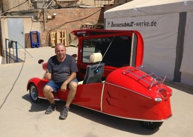 Imagen secundaria 1 - Tres imágenes del fabricante de coches alemán, en sus instalaciones de la localidad axárquica. 