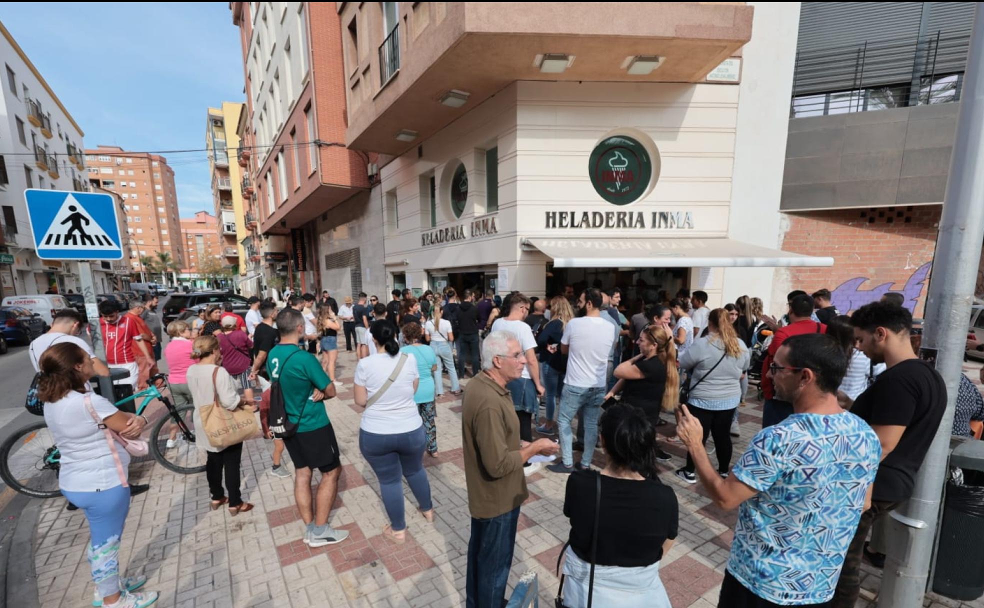 Heladería Inma: las tradicionales colas del cierre de temporada