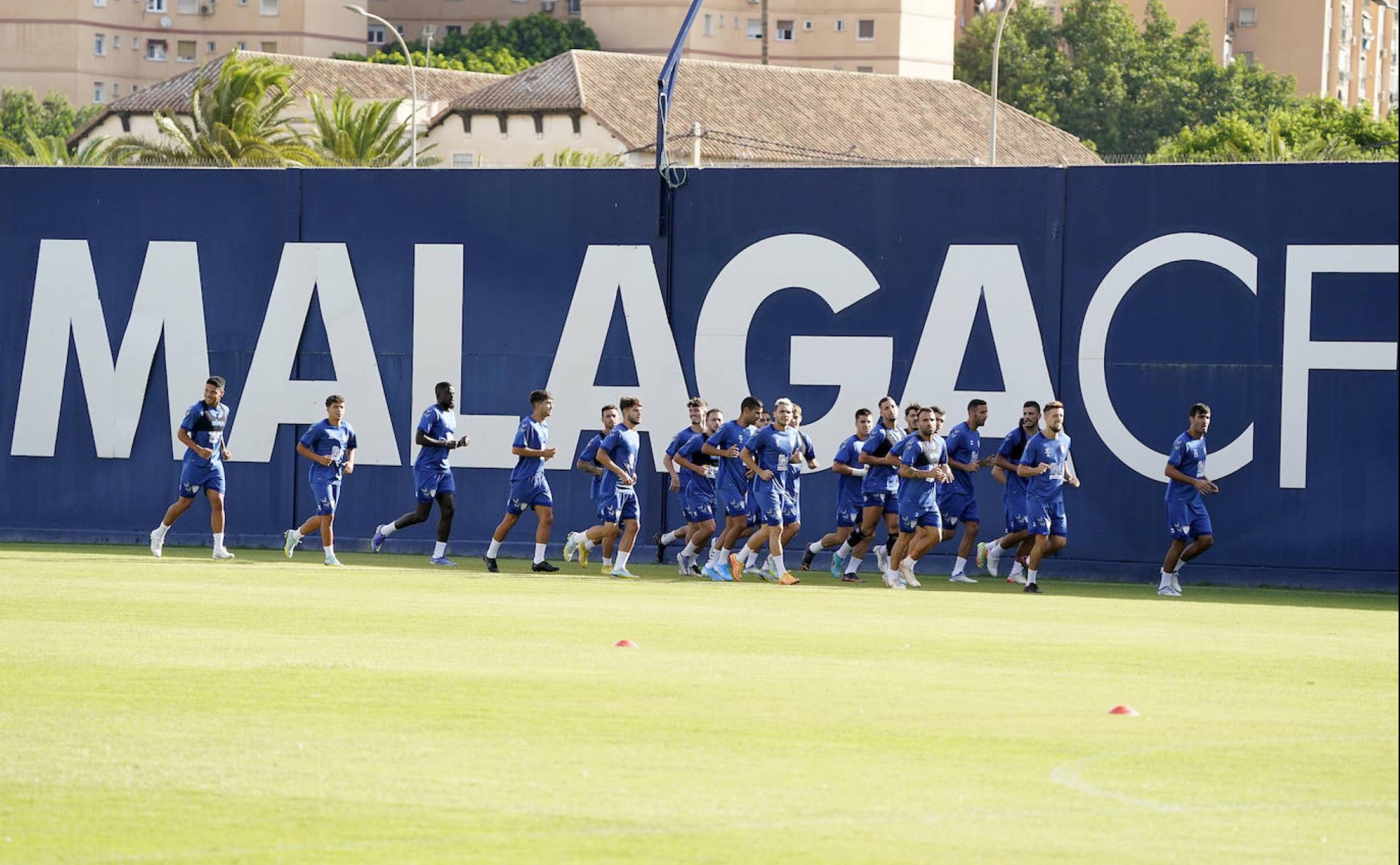 Los jugadores del Málaga, durante un entrenamiento reciente.