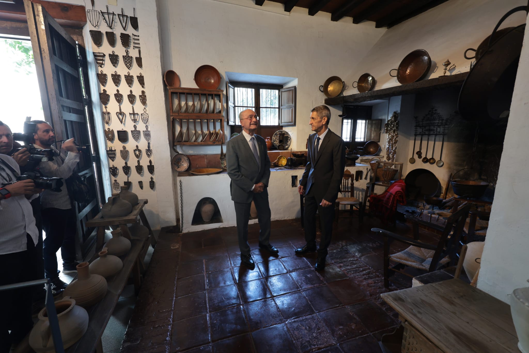 Decano de los museos privados de la ciudad de Málaga, el Museo Unicaja de Artes y Costumbres Populares encuentra sus antecedentes en los años sesenta, a la par de la inauguración del Museo de Bellas Artes 