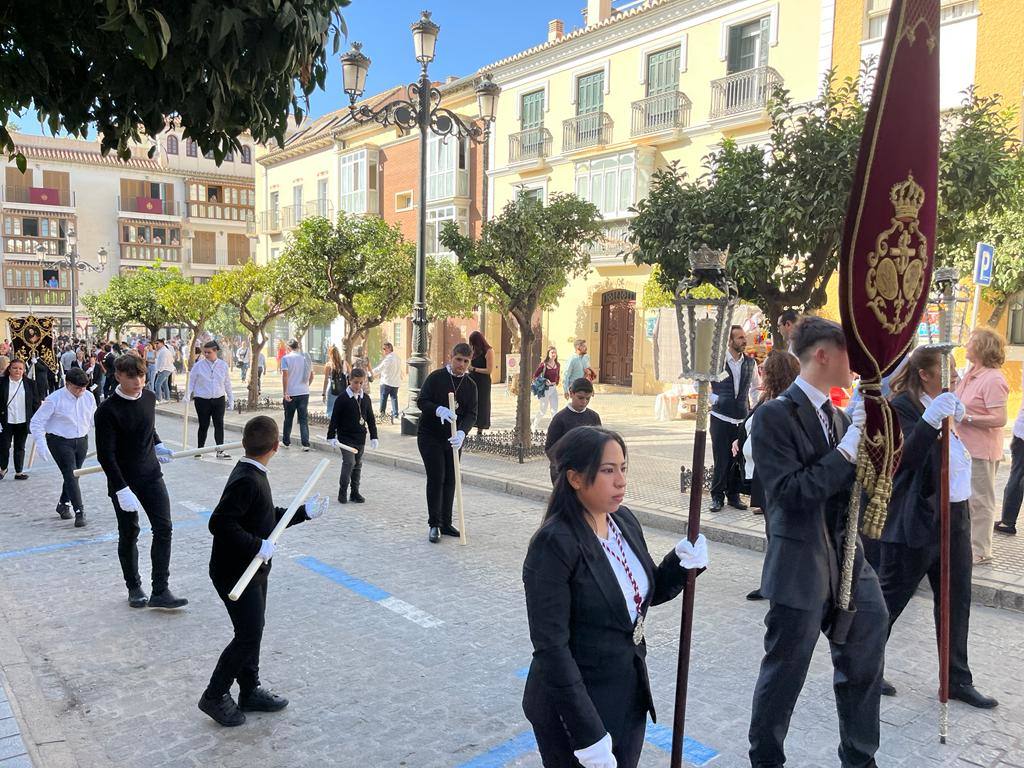 Más de 30.000 personas acudieron a los desfiles procesionales en Vélez-Málaga. 