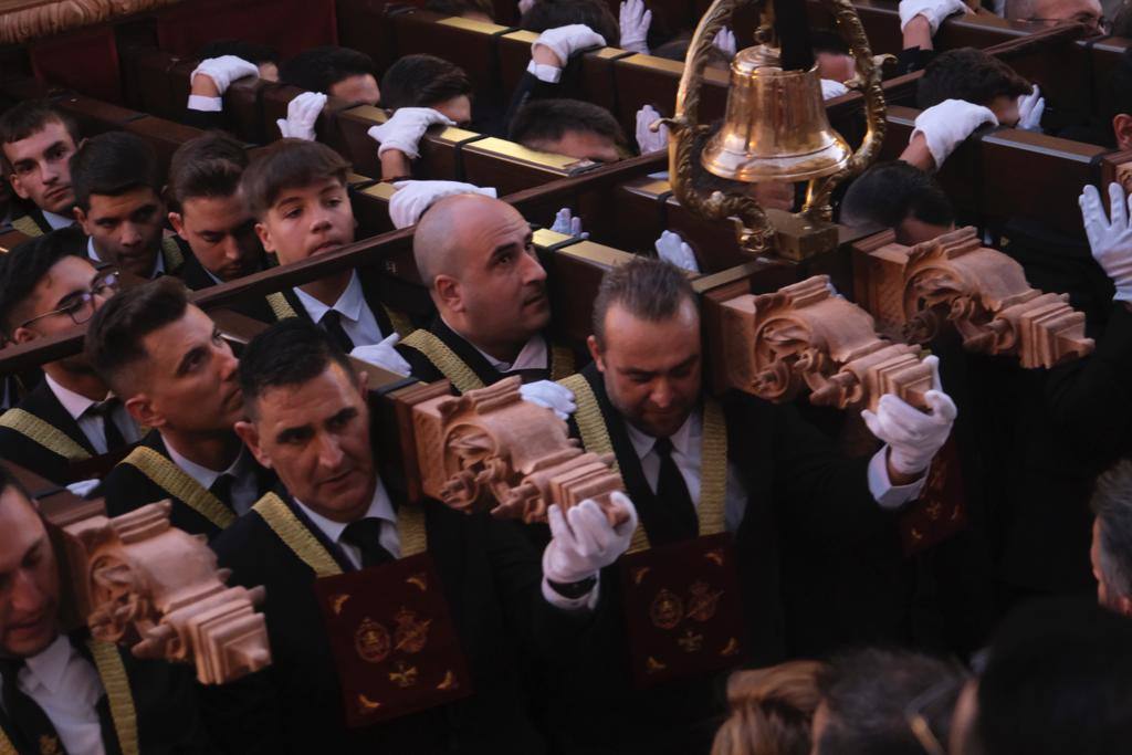 Más de 30.000 personas acudieron este sábado a los desfiles procesionales en Vélez-Málaga. 