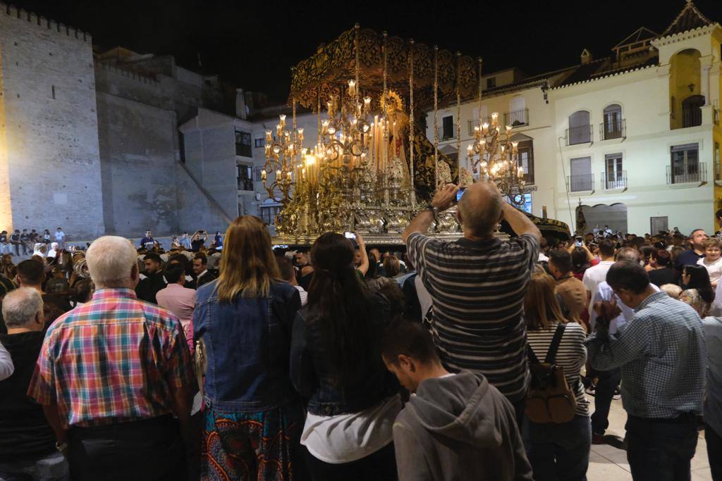 Más de 30.000 personas acudieron este sábado a los desfiles procesionales en Vélez-Málaga. 
